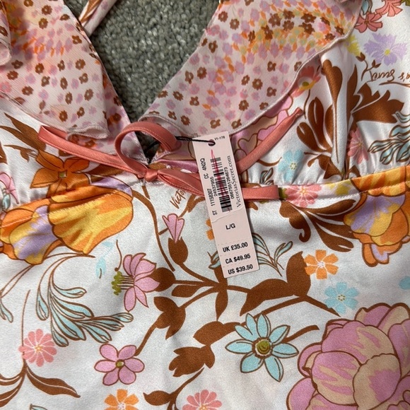 NWT Victoria’sSecrets Floral silky strappy pajama/lingerie Top - Pink and Orange - Picture 4 of 11